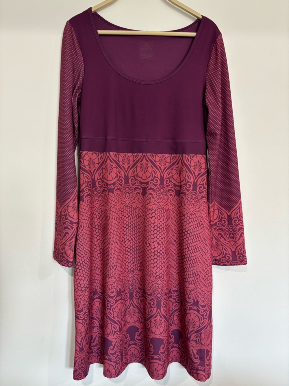 PrAna Long Sleeve Active Dress Medium, Geometric Maroon Pink Lightweight